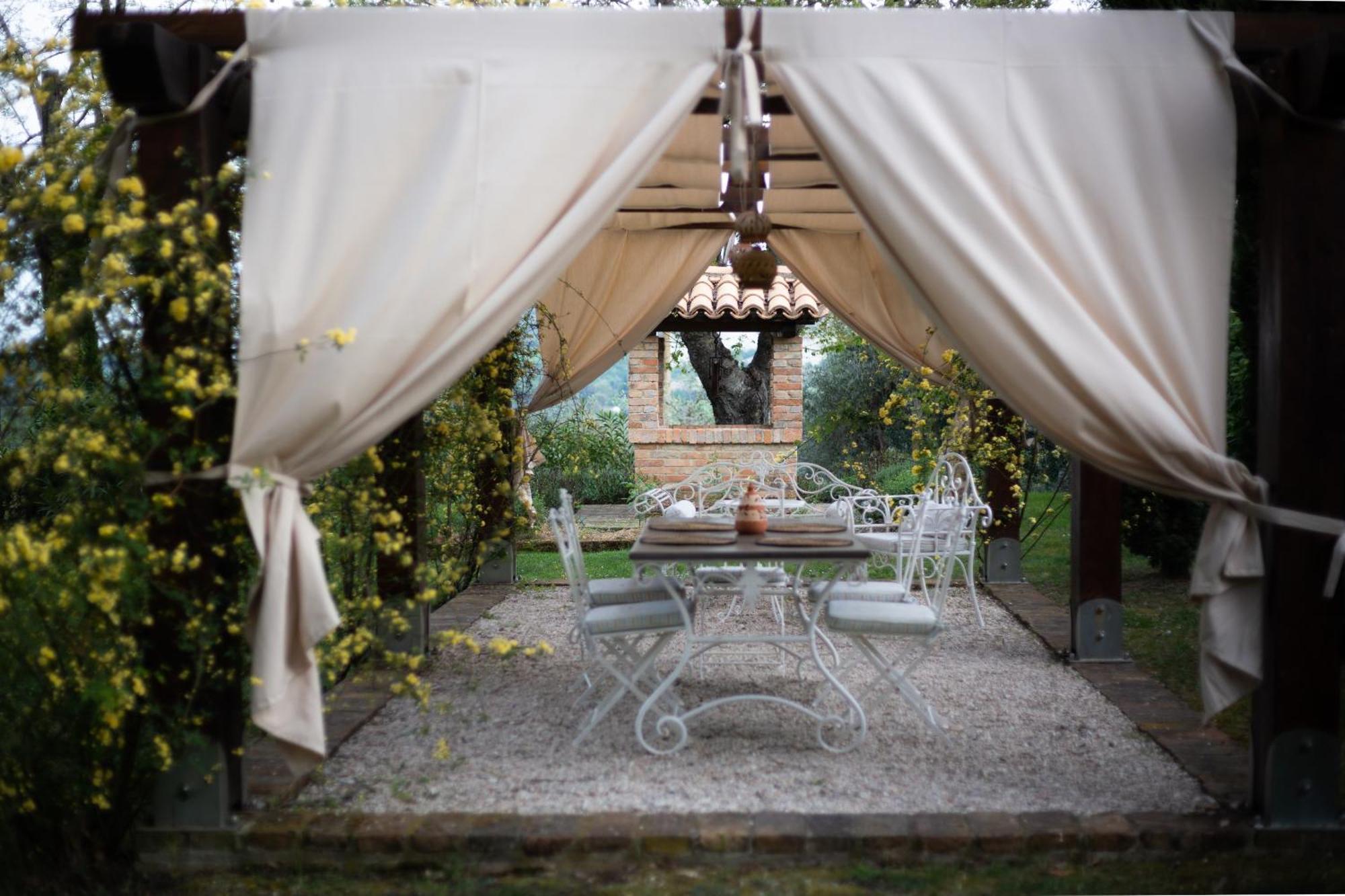 Ca' Le Cerque, Villa Surrounded By The Marche Nature Fossombrone Exterior photo